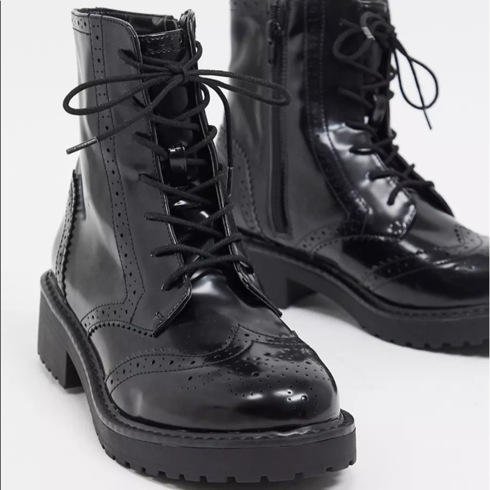 NWOT ASOS BLACK LACE-UP WINGTIP BOOTS